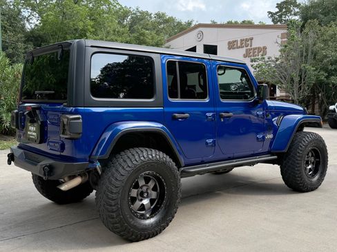 Used 2019 Jeep Wrangler Unlimited Sahara AWD/4WD image 13