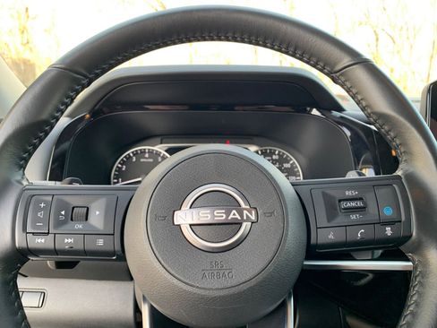 Used 2025 Nissan Pathfinder SV image 28