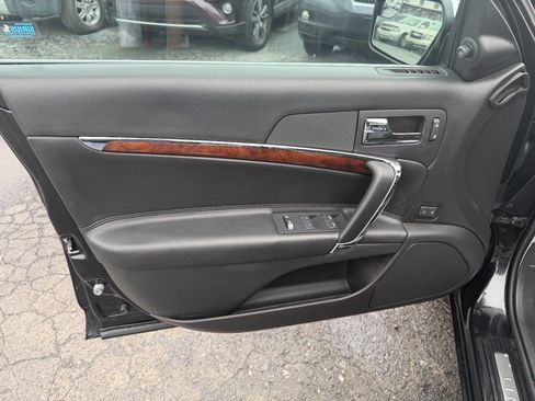 Used 2012 Lincoln MKZ image 17