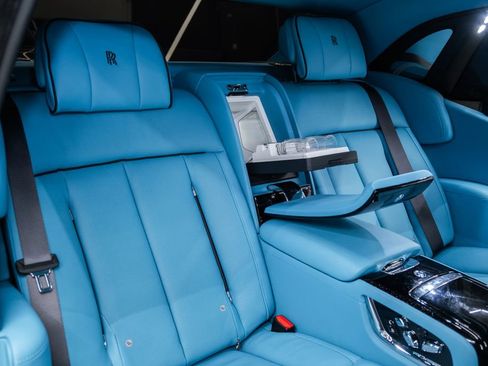Used 2025 Rolls-Royce Phantom Sedan RWD image 26
