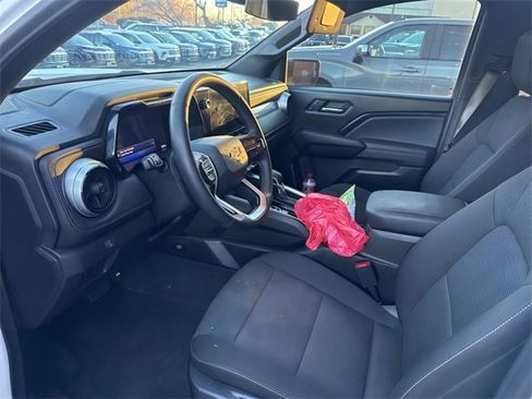 Used 2024 Chevrolet Colorado LT image 5