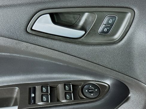 Used 2019 Ford Escape SEL image 23