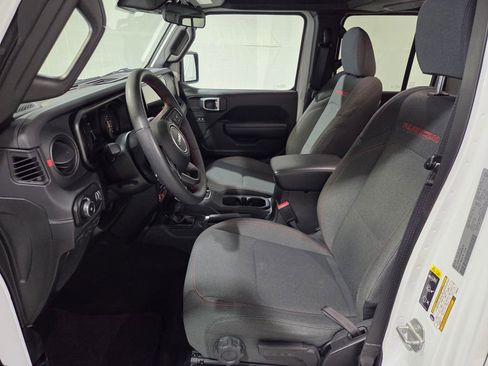 Used 2025 Jeep Wrangler Unlimited Rubicon image 14