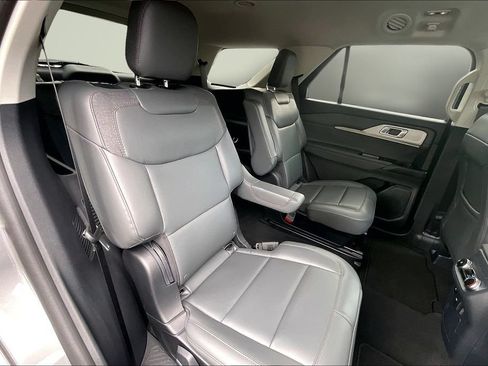 Used 2026 Ford Explorer Active w/ Active Comfort Package RWD image 27