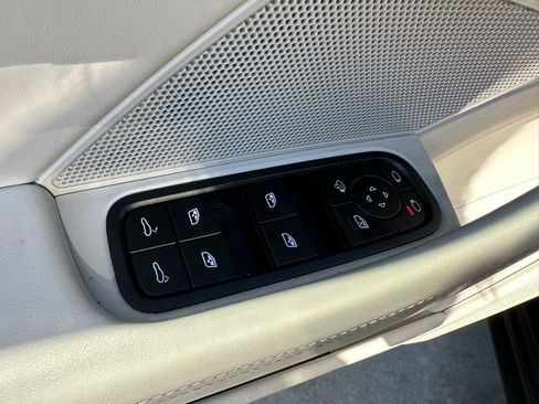 Used 2023 Porsche Panamera Platinum Edition image 21