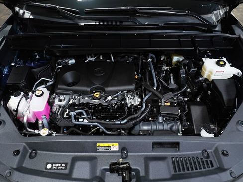 Used 2023 Toyota Highlander Limited FWD image 11