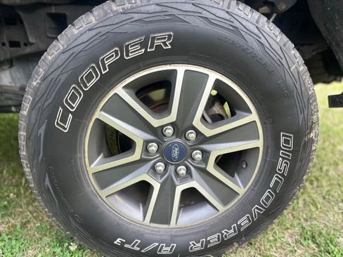 Used 2015 Ford F150 XLT w/ Equipment Group 302A Luxury image 20