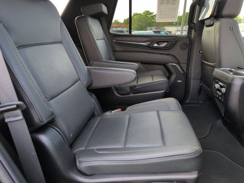 Used 2024 GMC Yukon Denali w/ Advanced Technology Package AWD/4WD image 13