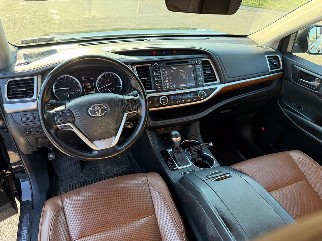 Used 2018 Toyota Highlander Limited AWD/4WD image 13