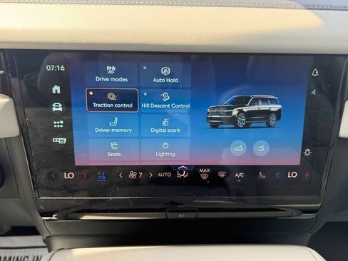 Used 2025 Lincoln Navigator L Reserve AWD/4WD image 29