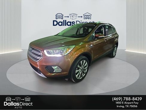 Used 2017 Ford Escape Titanium image 5