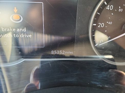 Used 2021 Nissan Versa SV image 10