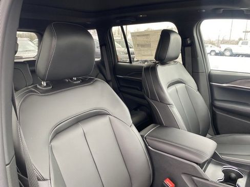 New 2025 Jeep Grand Cherokee Limited image 30