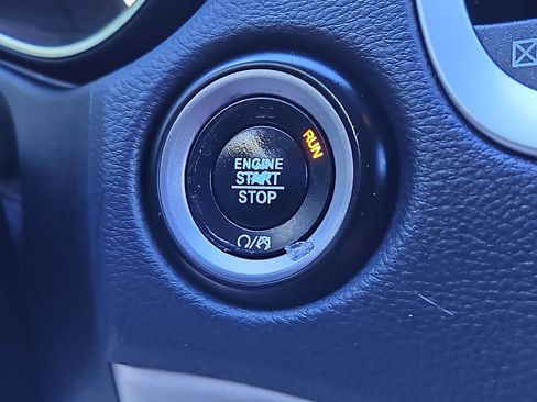 Used 2019 Dodge Durango SXT AWD/4WD image 25