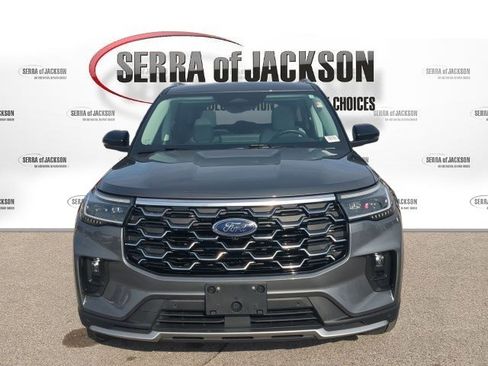 Used 2025 Ford Explorer Platinum w/ Ultimate Package image 3