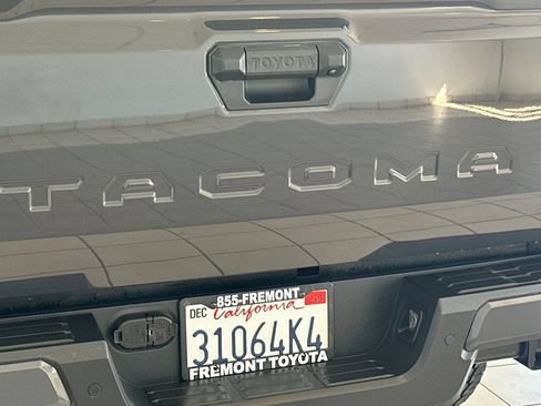 Certified 2026 Toyota Tacoma TRD Off-Road w/ TRD Off Road Upgrade Package AWD/4WD image 27