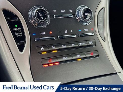 Used 2020 Lincoln Nautilus Premier image 17