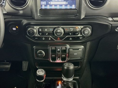 Used 2022 Jeep Wrangler Unlimited Sport AWD/4WD image 30