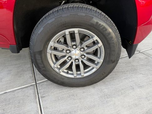 Used 2024 Chevrolet Colorado LT w/ LT Convenience Package image 24