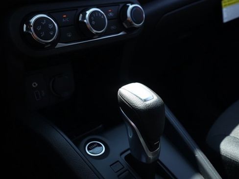 New 2025 Nissan Kicks Play S image 31