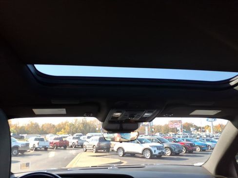 Used 2022 Cadillac Escalade Sport image 9