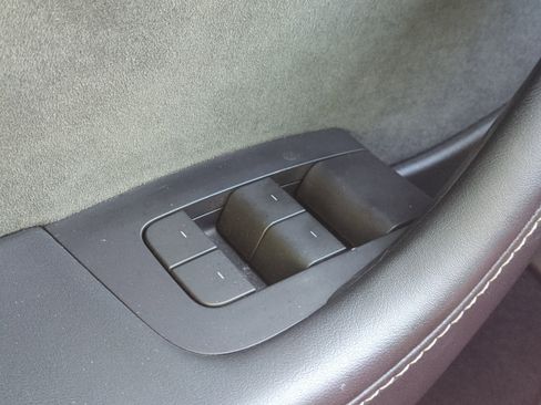 Used 2023 Tesla Model Y Performance image 26