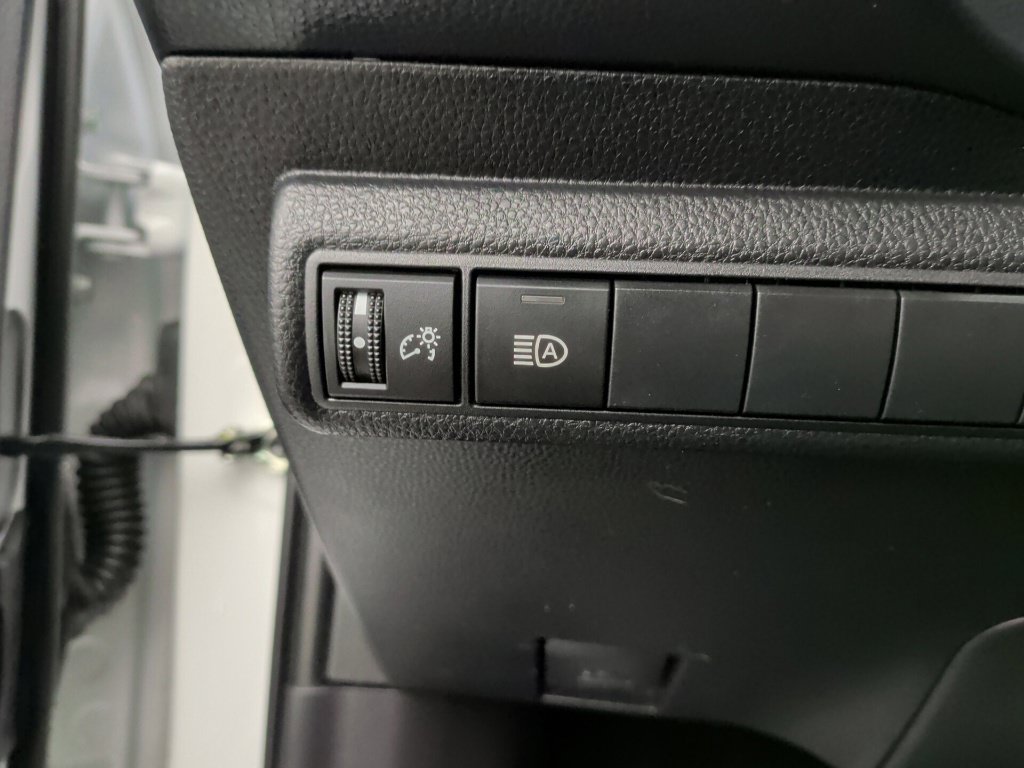 Used 2024 Toyota Corolla SE w/ SE Package FWD image 28