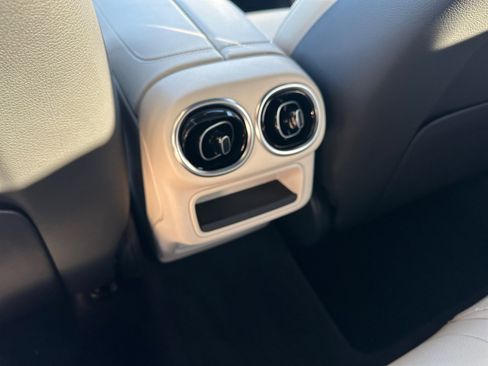 Used 2023 Mercedes-Benz GLC 300 4MATIC image 27