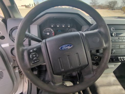 Used 2015 Ford F350 XL image 3