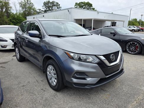Used 2020 Nissan Rogue Sport S image 1