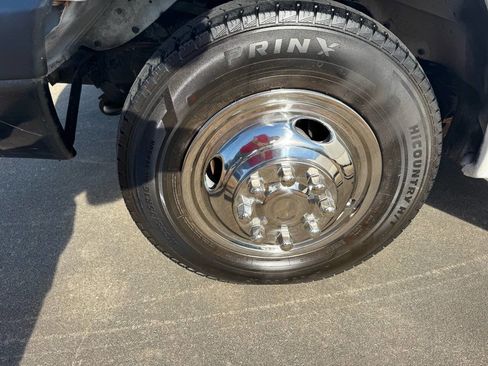 Used 2017 Chevrolet Express 3500 image 6