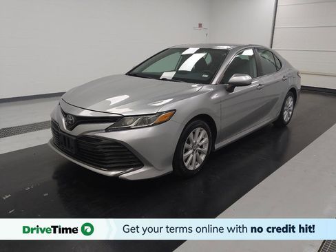 Used 2019 Toyota Camry LE image 1