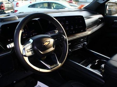 Used 2025 Chevrolet Tahoe LS image 3