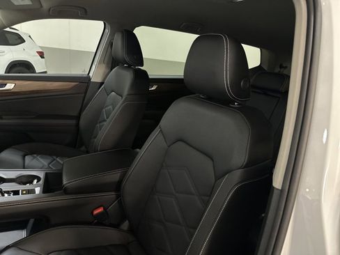 New 2026 Volkswagen Atlas SE image 13