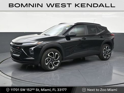 Used 2024 Chevrolet Trax RS FWD image 1