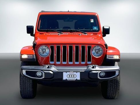 Used 2018 Jeep Wrangler Unlimited Sahara AWD/4WD image 3