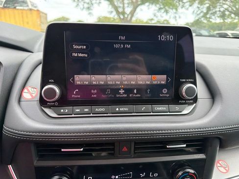 Used 2024 Nissan Rogue SV FWD image 12