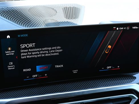 Used 2024 BMW M4 Competition w/ Executive Package image 16