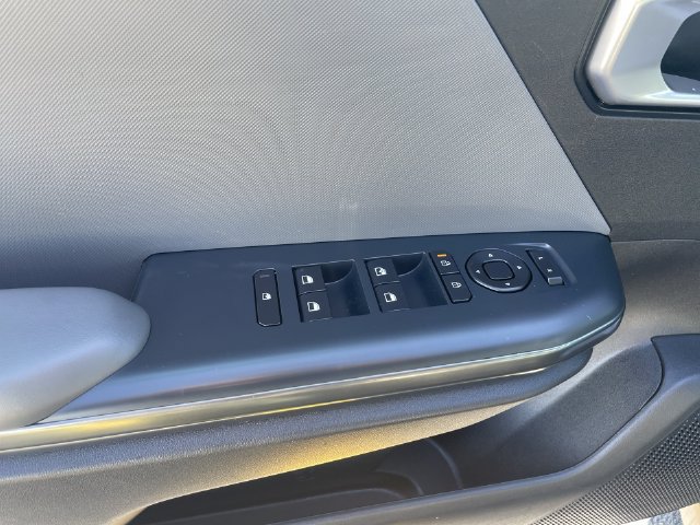 Used 2025 Kia K4 FWD image 15