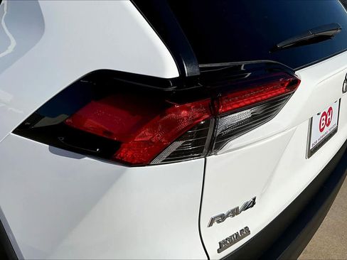 Used 2024 Toyota RAV4 LE image 27