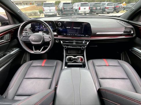 Used 2024 Chevrolet Traverse RS image 15