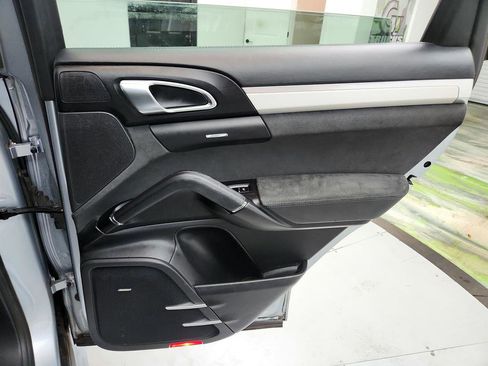 Used 2016 Porsche Cayenne GTS AWD/4WD image 30