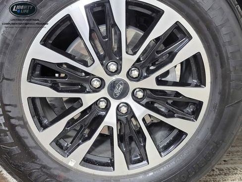 Used 2025 Ford Expedition Max Platinum AWD/4WD image 10