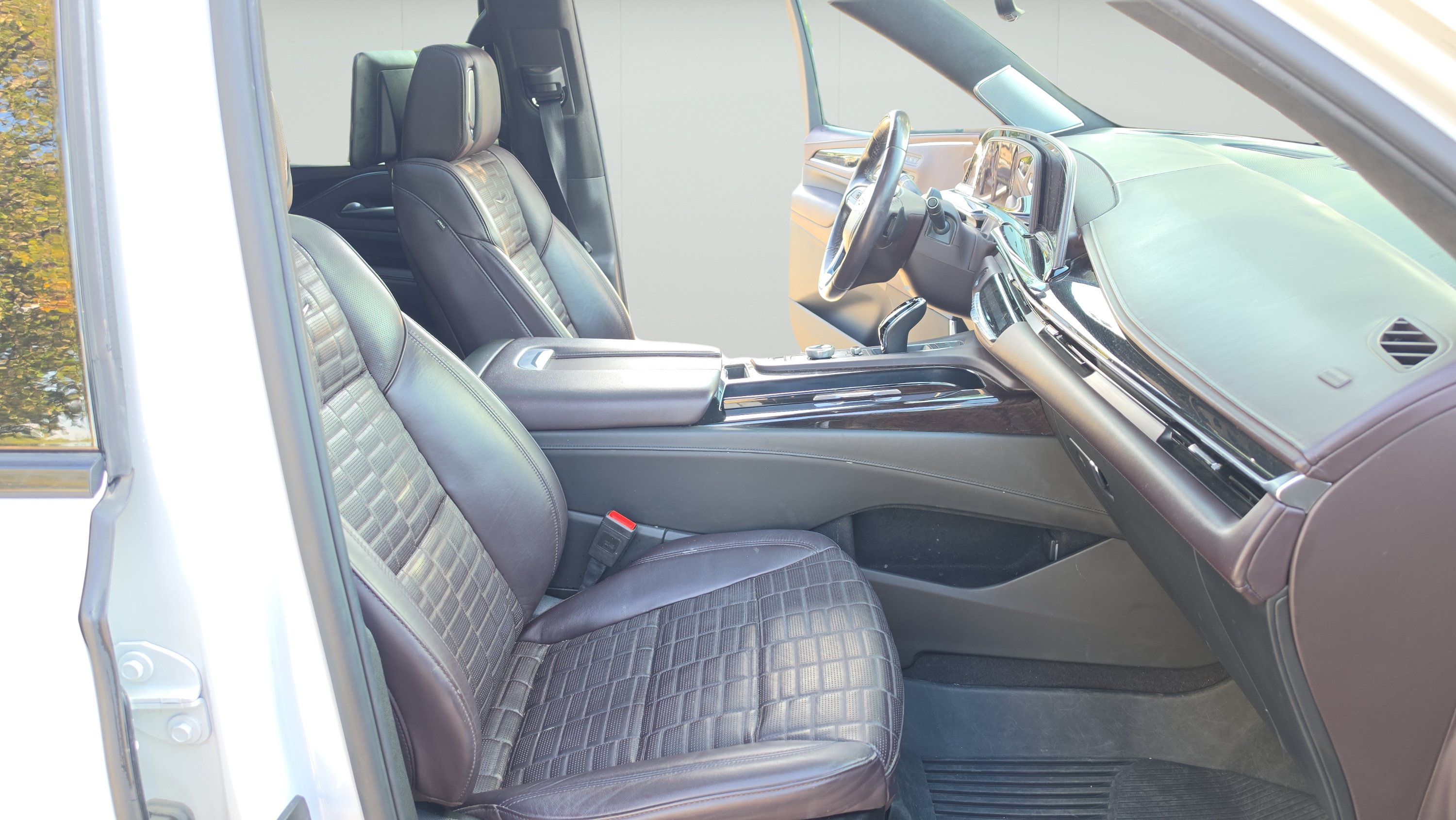 Used 2024 Cadillac Escalade Sport Platinum RWD image 25