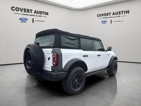 Used 2022 Ford Bronco Wildtrak image 5