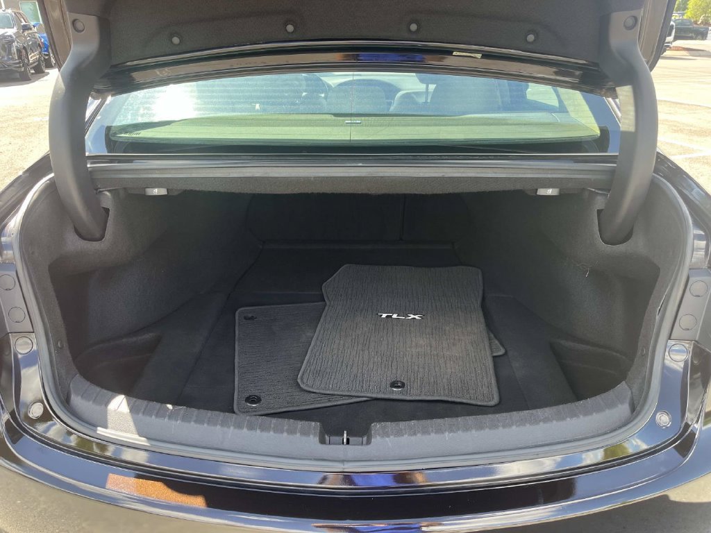 Used 2015 Acura TLX w/ Technology Package FWD image 12
