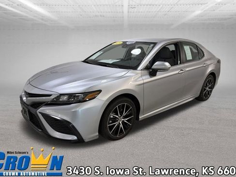 Used 2023 Toyota Camry SE w/ Cold Weather Package image 1