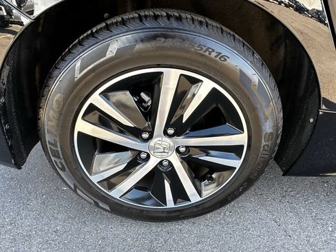 Used 2024 Honda Civic LX image 9