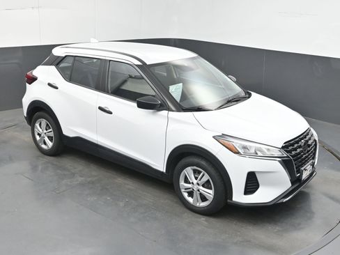 Used 2021 Nissan Kicks S FWD image 29
