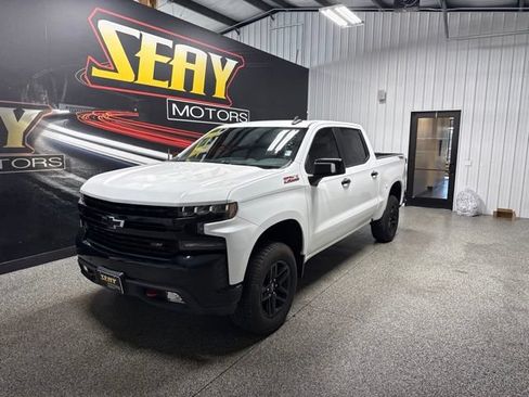 Used 2022 Chevrolet Silverado 1500 LT Trail Boss w/ LT Trail Boss Premium Package AWD/4WD image 1
